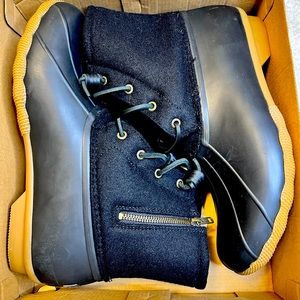 Black size 12 Sperry boots never worn.